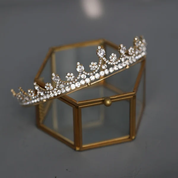 Fine Sølv Rhinestone Bryllup Tiara 2022 Zirkon Legering Tiara Har Tilbehor