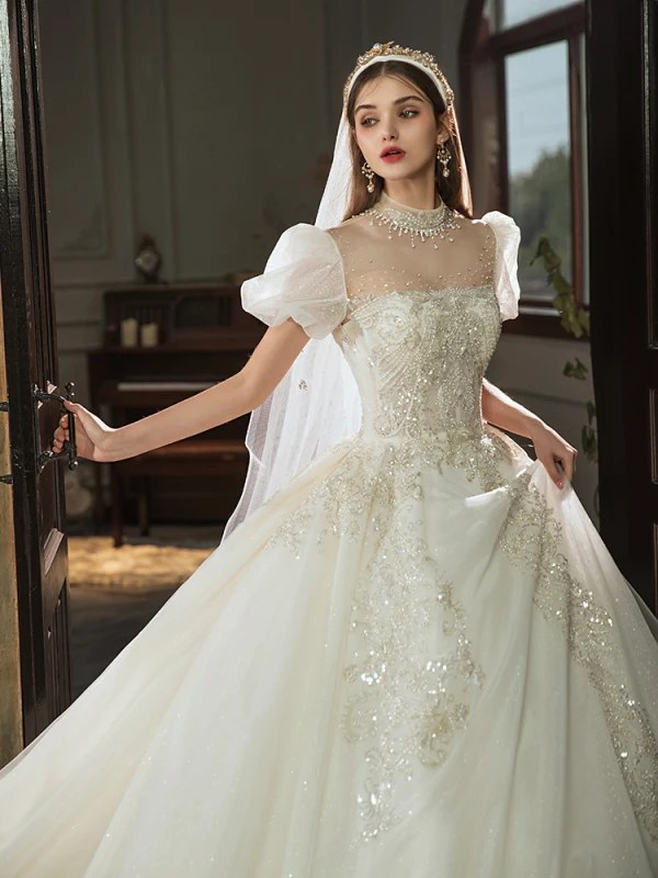 High End Vintage Ivory / Creme Perlenstickerei Perle Strass Brautkleider / Hochzeitskleider 2022 Ballkleid Rundhalsausschnitt Kurze Ärmel Rückenfreies Königliche Schleppe Hochzeit