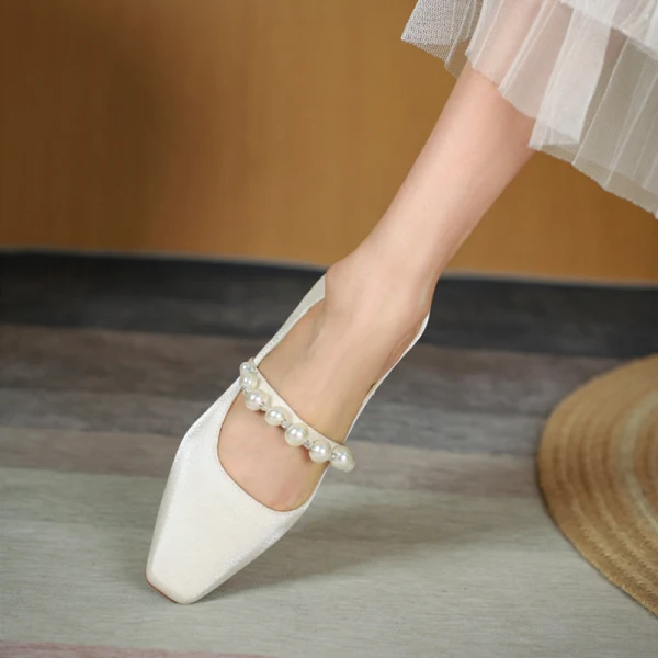 Chic / Beautiful Beige Prom Pearl Pumps 2023 Satin 3 cm Low Heel Thick Heels Square Toe Pumps High Heels