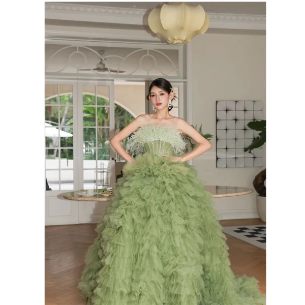 Charmant Vert Cendré Volants en Cascade Robe De Bal 2023 Robe Boule Bustier Gland Sans Manches Dos Nu Train De Balayage Promo Robe De Ceremonie