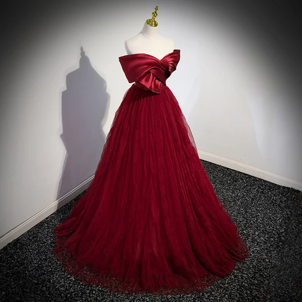 Chic / Beautiful Burgundy Prom Dresses 2023 A-Line / Princess Bow Off-The-Shoulder Short Sleeve Backless Floor-Length / Long Prom Formal Dresses