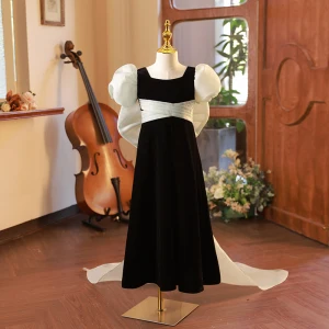 Élégant Noire Anniversaire Robe Ceremonie Fille 2024 Princesse Encolure Carrée Gonflée Manches Courtes Dos Nu Noeud Longue