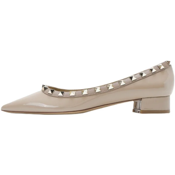 Chic / Beautiful Beige Rivet Street Wear Pumps 2022 Leather 3 cm Thick Heels Low Heel Pointed Toe Pumps High Heels