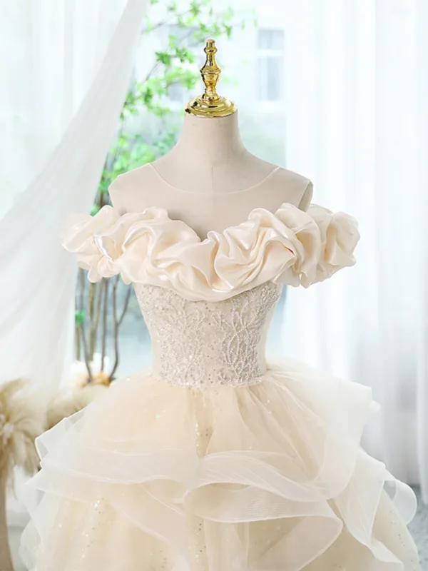 Chic / Beautiful Champagne Beading Sequins Cascading Ruffles Birthday Party Dresses 2024 Ball Gown Off-The-Shoulder Short Sleeve Backless Short Formal Dresses