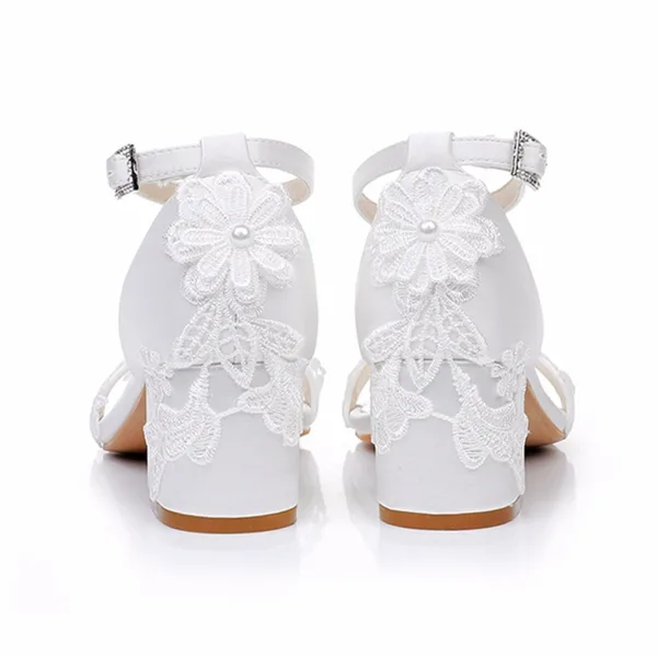 Élégant Blanche En Dentelle Fleur Chaussure De Mariée 2024 Mariage Bride Cheville 5 cm Talons Épais Peep Toes / Bout Ouvert Sandales Talons Hauts
