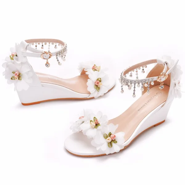 Chic / Beautiful White Pearl Rhinestone Ankle Strap Tassel Appliques Outdoor / Garden Womens Sandals 2023 6 cm Wedges Open / Peep Toe Sandals