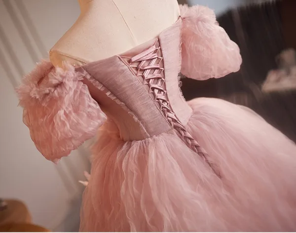 Chic / Beautiful Blushing Pink Beading Ruffle Prom Dresses 2025 Ball Gown Off-The-Shoulder Short Sleeve Backless Floor-Length / Long Prom Formal Dresses