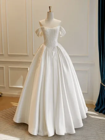 Elegant High End Ivory Handmade Beading Lace Flower Satin Wedding Dresses 2026 A Line Princess Strapless Sleeveless Backless Floor Length Long