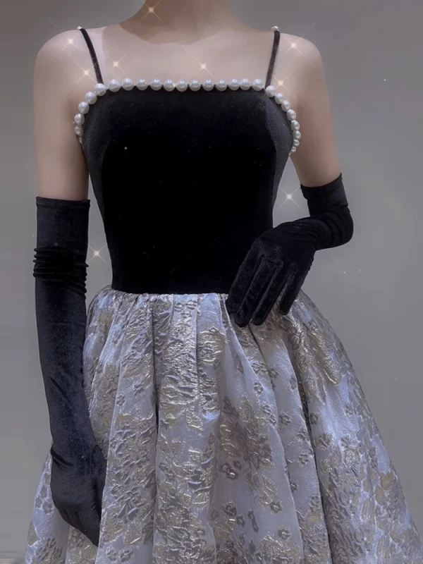 Audrey Hepburn Style Black Prom Dresses 2022 A-Line / Princess Pearl Spaghetti Straps Sleeveless Backless Suede Floor-Length / Long Formal Dresses