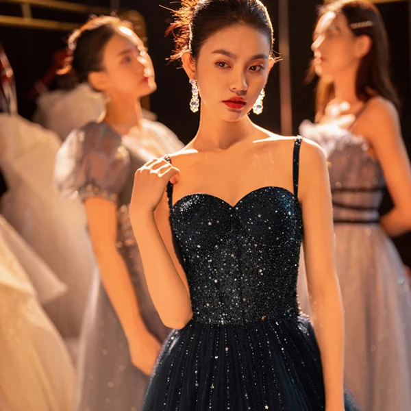 Scintillantes Sexy Bleu Marine Perlage Paillettes Robe De Soirée 2023 Princesse Bretelles Spaghetti Sans Manches Dos Nu Longue Soirée Robe De Ceremonie