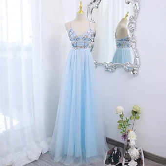 Chic Beautiful Sky Blue Beading Rhinestone Prom Dresses 2024 A Line Princess Spaghetti Straps Sleeveless Backless Floor Length Long Prom Formal Dresses