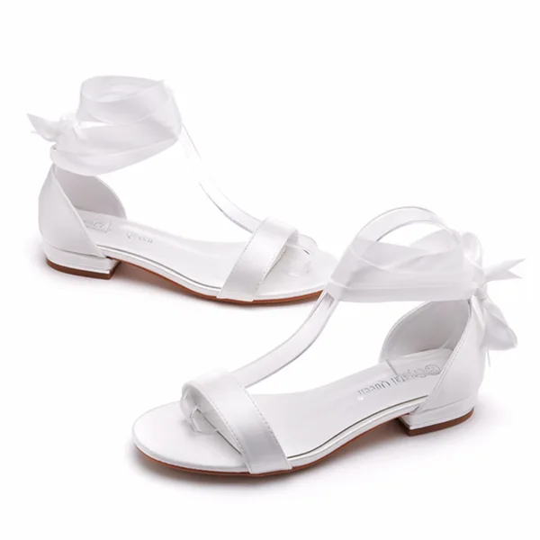 Sexy Weiß Satin Ball Flache Sandalen Damen 2023 Knöchelriemen Peeptoes Sandaletten