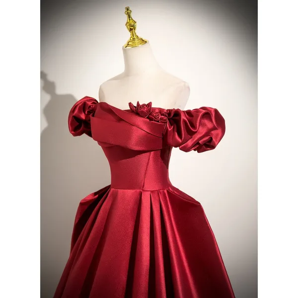 Vintage / Retro Red Satin Prom Dresses 2025 Ball Gown Off-The-Shoulder Short Sleeve Backless Floor-Length / Long Prom Formal Dresses