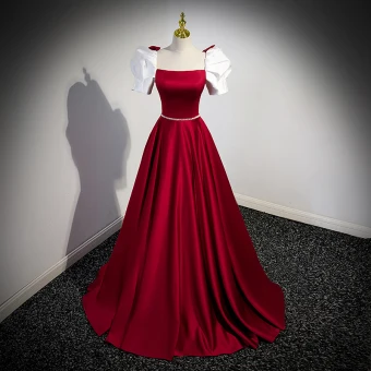 Élégant Bordeaux Satin Robe De Bal 2023 Princesse Encolure Carrée Gonflée Manches Courtes Dos Nu Noeud Longue Promo Robe De Ceremonie