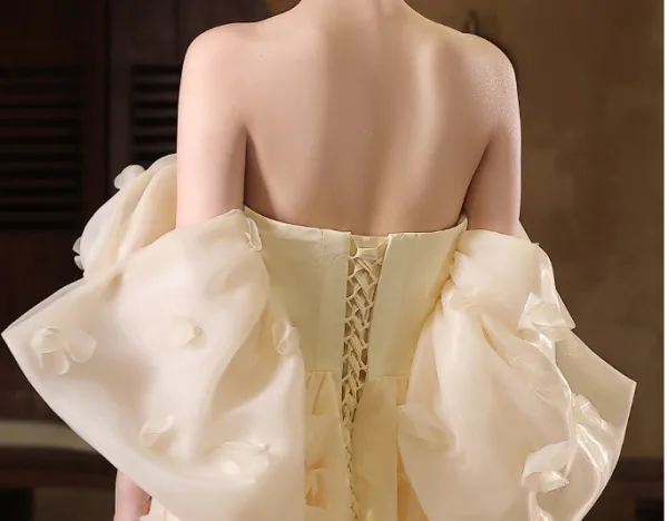 Schöne Champagner Gespaltete Front Ballkleider 2025 A Linie Off Shoulder Kurze Ärmel Rückenfreies Sweep / Pinsel Zug Festliche Kleider