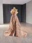 Luxus / Herrlich Glitzernden Gold Perlenstickerei Pailletten Gespaltete Front Ballkleider 2024 Ballkleid Bandeau Ärmellos Rückenfreies Hof-Schleppe Ball Festliche Kleider