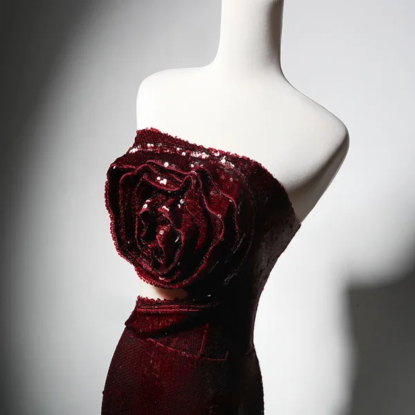 Scintillantes Bordeaux Paillettes Robe De Soirée 2024 Trompette / Sirène Bustier Sans Manches Dos Nu Train De Balayage Soirée Robe De Ceremonie