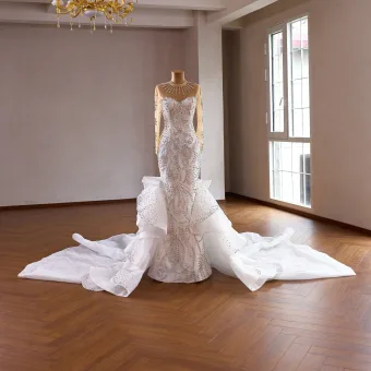 Luxe Witte Handgemaakt Kralen Parel Rhinestone Pailletten Trouwjurken 2026 Trompet Zeemeermin Ronde Hals Lange Mouwen Ruglooze Chapel Train