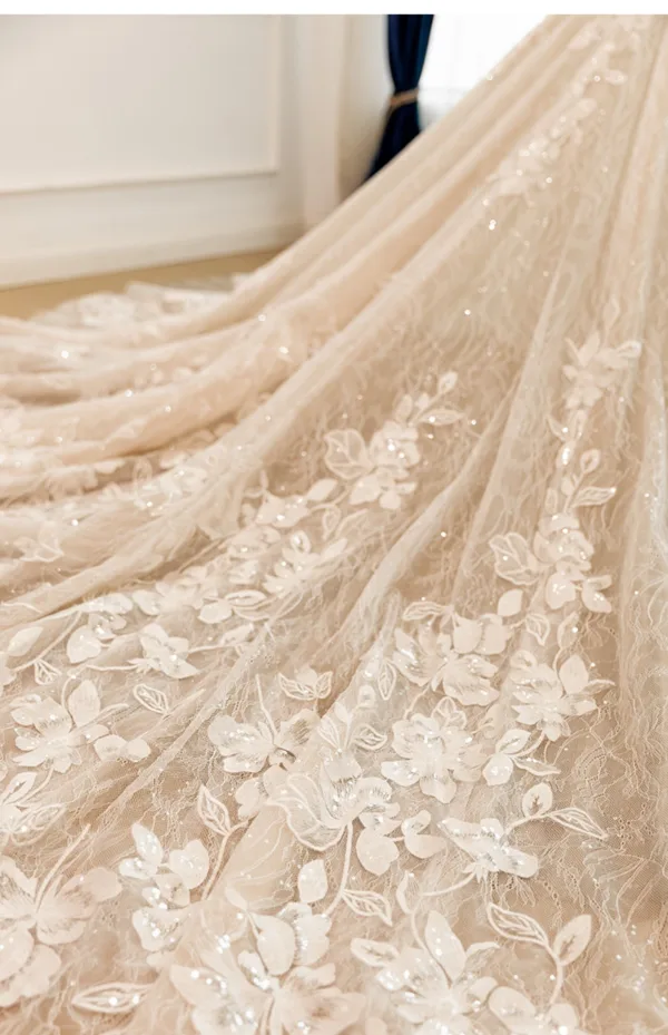 Luxury / Gorgeous Champagne Handmade Sequins Lace Flower Chapel Train Wedding Dresses 2026 Trumpet / Mermaid V-Neck Long Sleeve