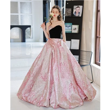 Charmant Noire Faux Diamant Paillettes Robe De Bal 2022 Robe Boule Bustier Sans Manches Dos Nu Fendue Devant Train De Balayage Robe De Ceremonie