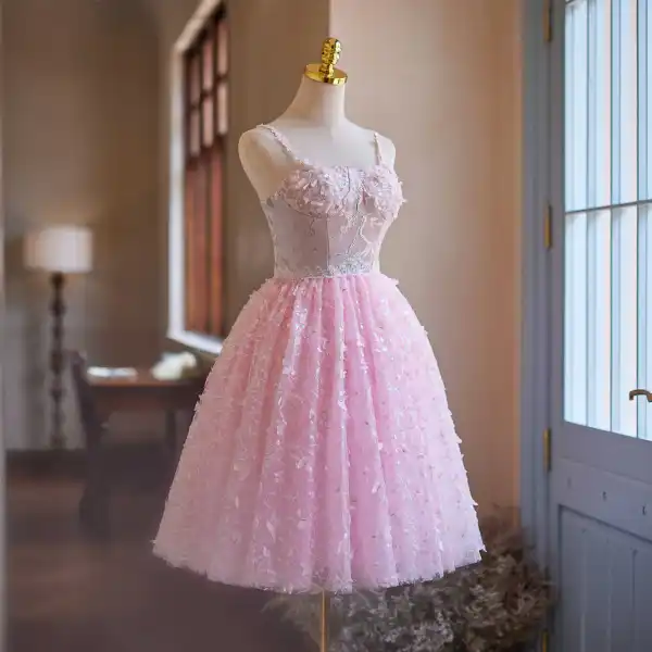 Lovely Candy Pink Beading Appliques Lace Flower Sequins Homecoming Short Graduation Dresses 2024 Ball Gown Spaghetti Straps Backless Sleeveless