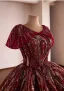 Volumineux Dégradé De Couleur Bordeaux Perlage En Dentelle Fleur Paillettes Robe De Bal 2026 Robe Boule V-Cou Manches Courtes Tribunal Train Robe De Ceremonie