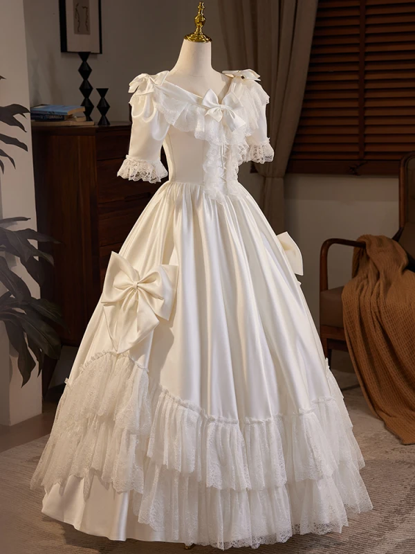 Vintage / Originale Médiévale Ivoire Satin Noeud En Dentelle Robe De Mariée 2024 Princesse V-Cou Manches Courtes Dos Nu Longue Mariage