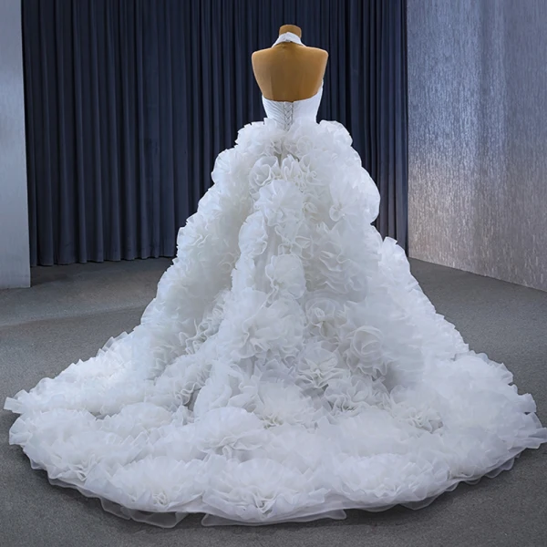 High End Sexy Weiß Fallende Rüsche Brautkleider / Hochzeitskleider 2023 Ballkleid Neckholder Ärmellos Rückenfreies Hof-Schleppe Hochzeit