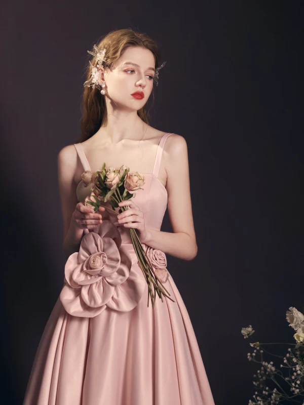 Chic / Belle Rougissant Rose Appliques Satin Robe De Bal 2023 Princesse Bretelles Spaghetti Sans Manches Dos Nu Thé Longueur Robe De Ceremonie