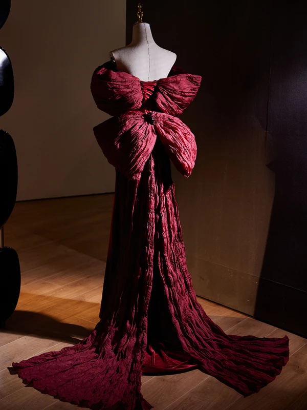 Elegant Burgundy Flower Velvet Prom Dresses 2024 Trumpet / Mermaid Off-The-Shoulder Short Sleeve Backless Bow Sweep Train Prom Formal Dresses