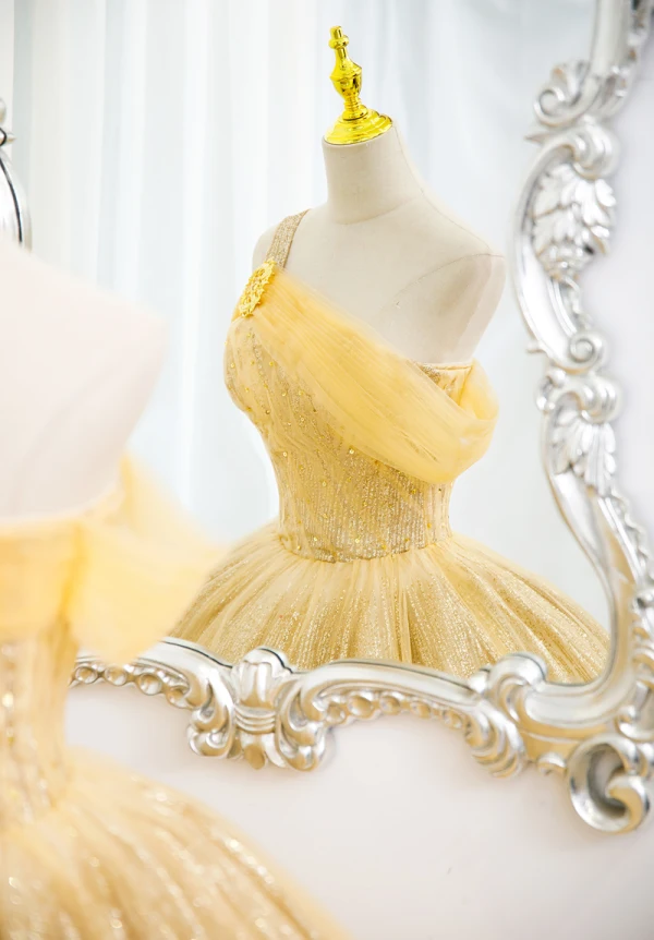 Chic / Belle Jaune Perlage Paillettes Robe De Bal 2022 Robe Boule Une épaule Sans Manches Dos Nu Longue Promo Robe De Ceremonie