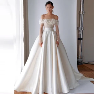 Elegant Light Ivory Satin Appliques Wedding Dresses 2024 Ball Gown Strapless Sleeveless Backless Court Train Wedding