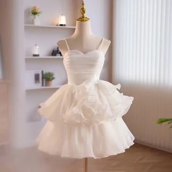 Fashion White Cascading Ruffles Homecoming Short Graduation Dresses 2024 Spaghetti Straps Sleeveless Backless