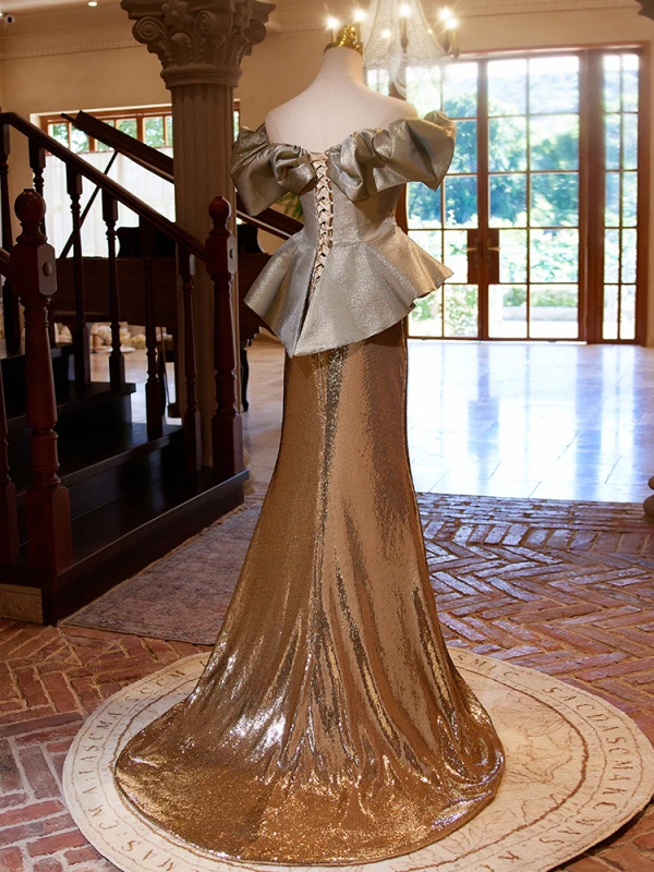 Scintillantes Doré Paillettes Robe De Bal 2024 Trompette / Sirène De l'épaule Manches Courtes Dos Nu Train De Balayage Promo Robe De Ceremonie