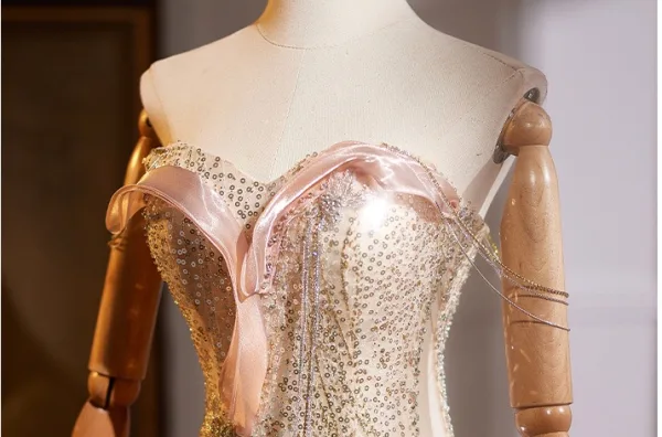 Glitzernden Champagner Perlenstickerei Pailletten Ballkleider 2025 A Linie Bandeau Ärmellos Rückenfreies Lange Tülle Festliche Kleider