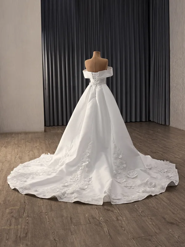High End Elegante Weiß Handgefertigt Perlenstickerei Applikationen Pailletten Satin Brautkleider / Hochzeitskleider 2025 Ballkleid Off Shoulder Ärmellos Rückenfreies Kapelle-Schleppe