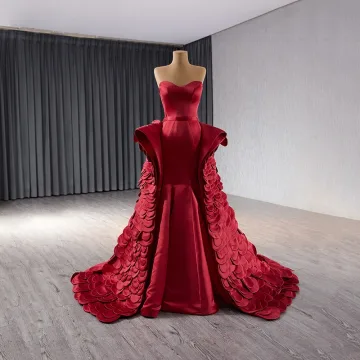 Unusual High End Burgundy Satin Prom Dresses 2024 Trumpet Mermaid Strapless Backless Court Train Prom Cap Sleeves Formal Dresses