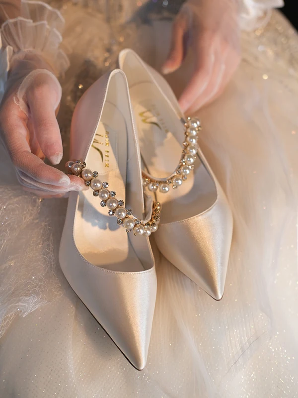 Eleganta Elfenben Rhinestone Pärla Läder Brudskor 2022 8 cm Stilettklackar Spetsiga Bröllop Pumps Högklackade