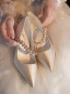 Eleganta Elfenben Rhinestone Pärla Läder Brudskor 2022 8 cm Stilettklackar Spetsiga Bröllop Pumps Högklackade