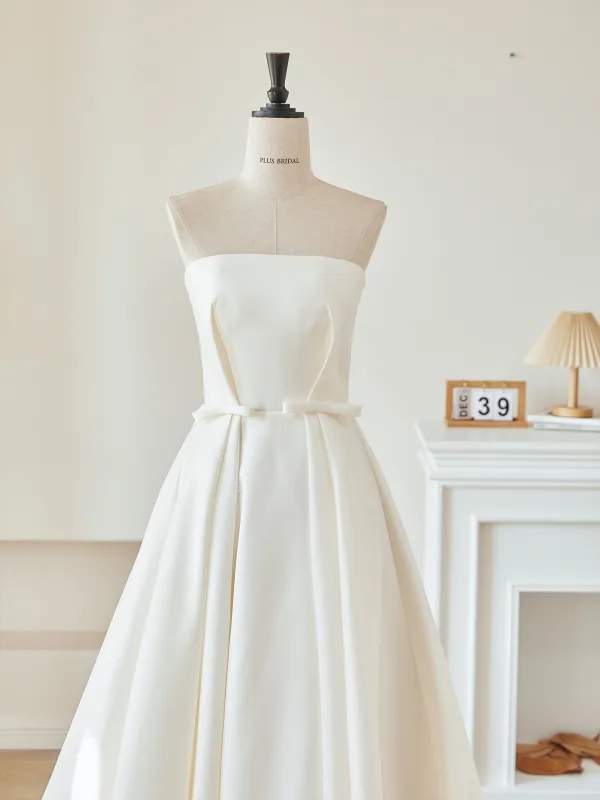 Elegant Elfenben Satin Sløyfe Brudekjoler 2026 Prinsesse Strapless Uten Ermer Ryggløse Feie Tog
