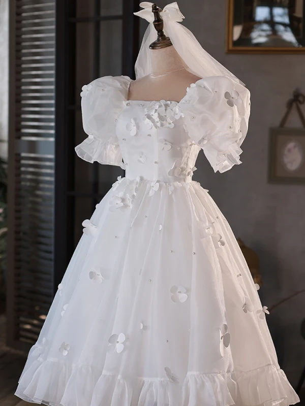 Schöne Weiß Perle Applikationen Brautkleider / Hochzeitskleider 2023 A Linie Eckiger Ausschnitt Kurze Ärmel Rückenfreies Wadenlang Hochzeit