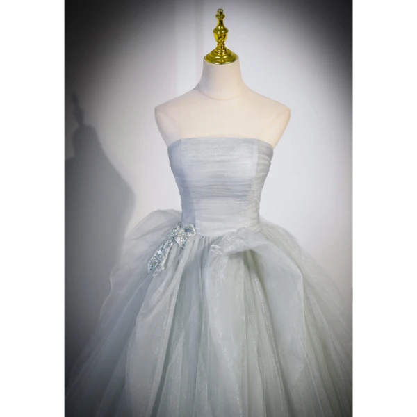 Charmant Vert Cendré Perlage Paillettes Robe De Bal 2023 Robe Boule Bustier Sans Manches Dos Nu Train De Balayage Robe De Ceremonie