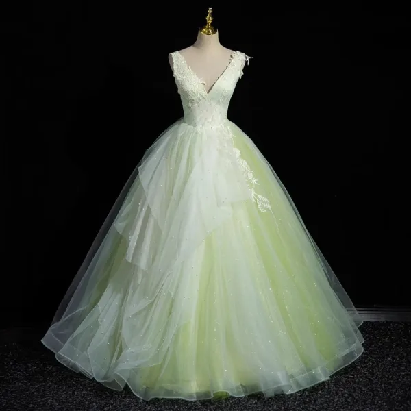 Élégant Vert Cendré Perle En Dentelle Fleur Volants en Cascade Robe De Bal 2023 Robe Boule V-Cou Sans Manches Dos Nu Longue Robe De Ceremonie