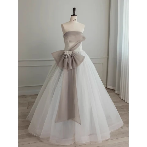 Chic / Beautiful Grey Pearl Sequins Bow Prom Dresses 2023 Ball Gown Strapless Sleeveless Backless Floor-Length / Long Prom Formal Dresses