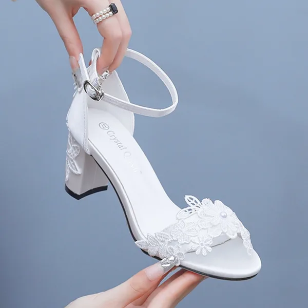 Schöne Ivory / Creme Hochzeit Spitze Blumen Knöchelriemen Brautschuhe Hochhackige 2024 7 cm Thick Heels Peeptoes Sandaletten