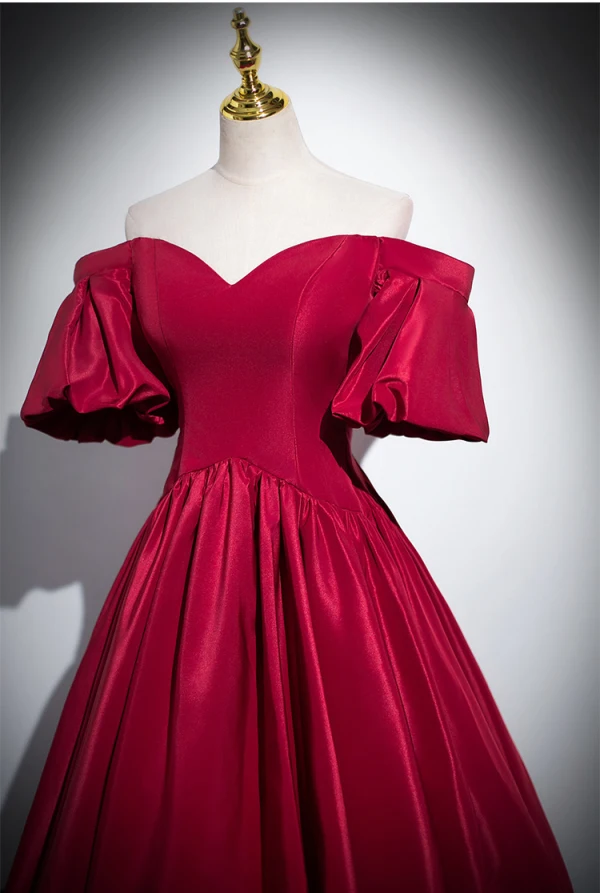 Modest / Simple Burgundy Satin Prom Dresses 2024 A-Line / Princess Off-The-Shoulder Short Sleeve Backless Floor-Length / Long Formal Dresses