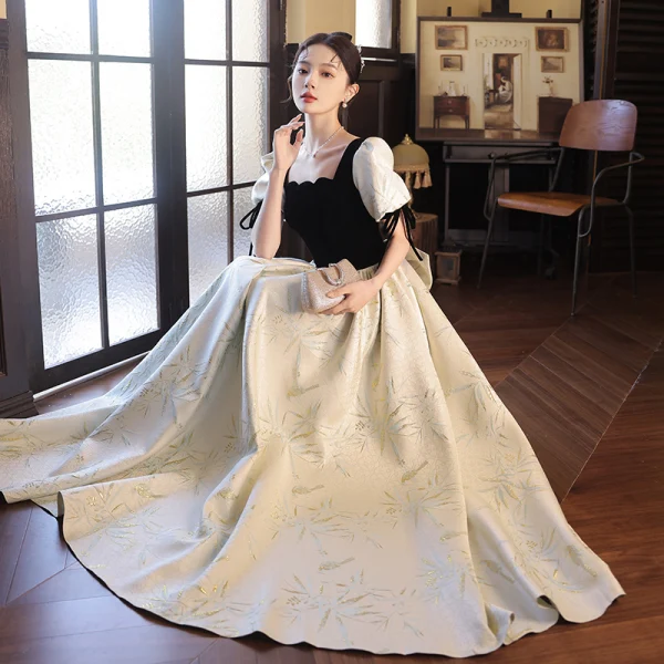 Élégant Noire Robe De Bal 2023 Princesse Encolure Carrée Manches Courtes Dos Nu Noeud Longue Robe De Ceremonie