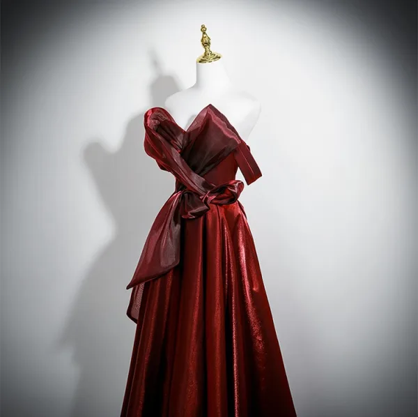 Charming Burgundy Prom Dresses 2025 A-Line / Princess Strapless Sleeveless Backless Floor-Length / Long Formal Dresses