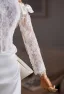 Elegante Ivory / Creme Spitze Blumen Satin Brautkleider / Hochzeitskleider 2025 Meerjungfrau Bandeau 3/4 Ärmel Rückenfreies Schleife Sweep / Pinsel Zug