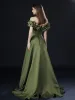 Vintage / Retro Olive Green Off-The-Shoulder Prom Dresses 2021 A-Line / Princess Crossed Straps Ruffle Short Sleeve Solid Color Satin Sweep Train Evening Dresses